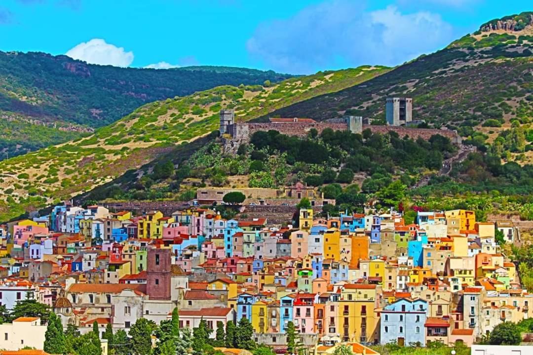 R&B Mediterraneo Bosa Ngoại thất bức ảnh
